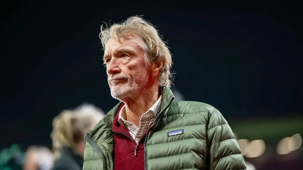 Sir Jim Ratcliffe có thể bị buộc rút lui khỏi MU vì điều khoản đặc biệt