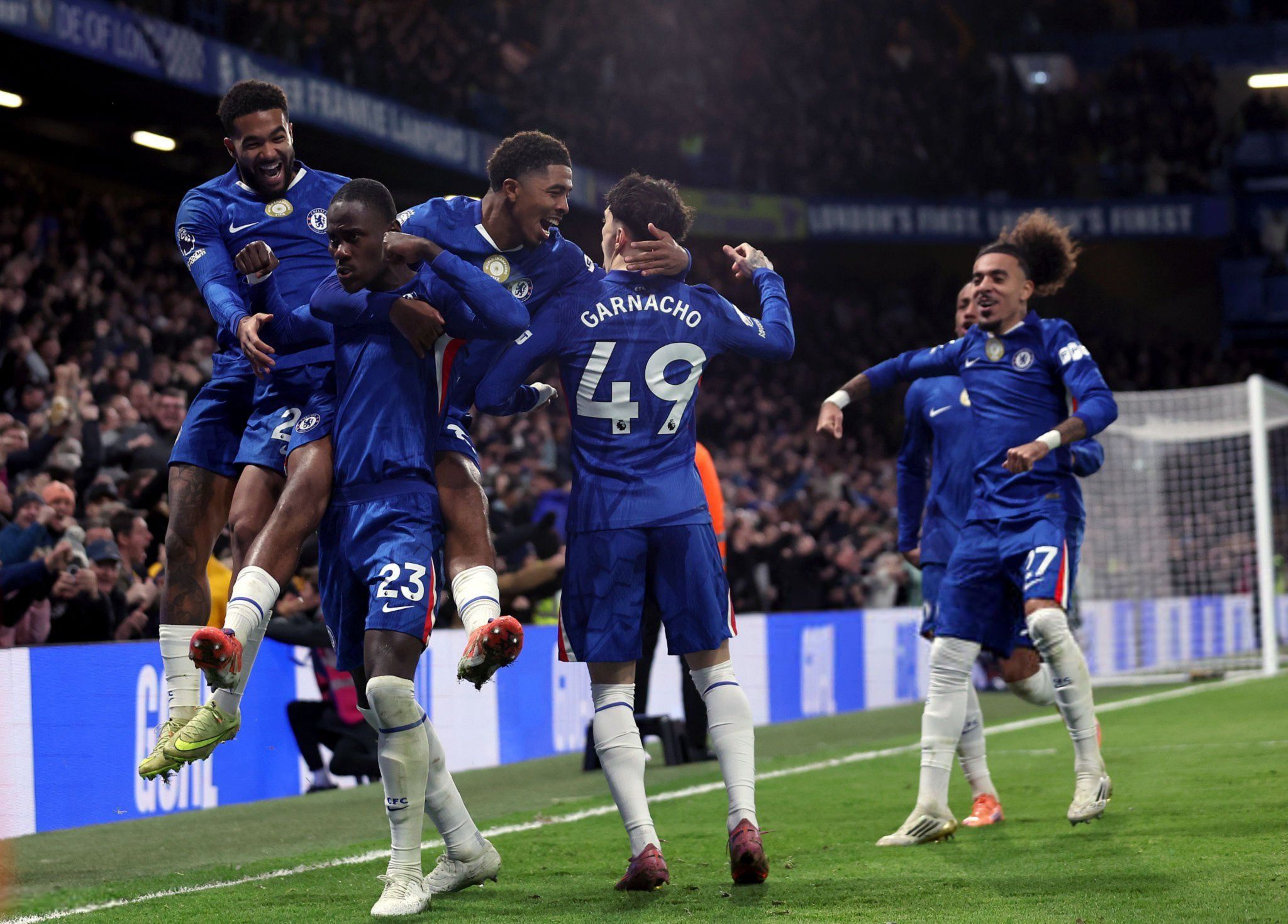 Những sai làm chuyển nhượng của Chelsea